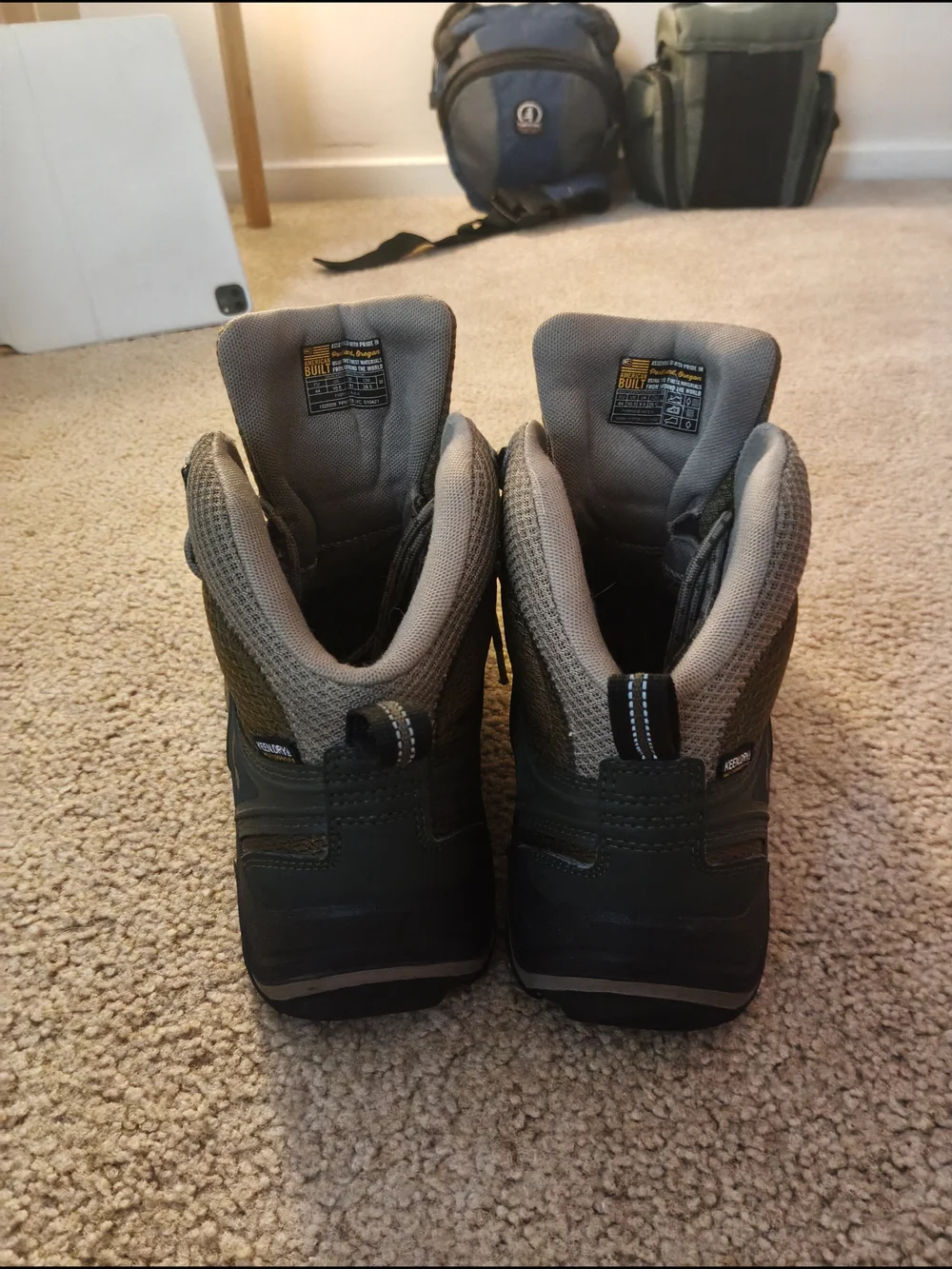 KEEN Men's Olive Green and Black Hiking Boots